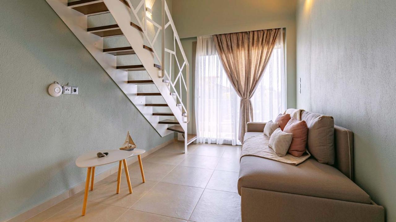 Estelle Family Luxury Apartments & Suites Gerakini Esterno foto