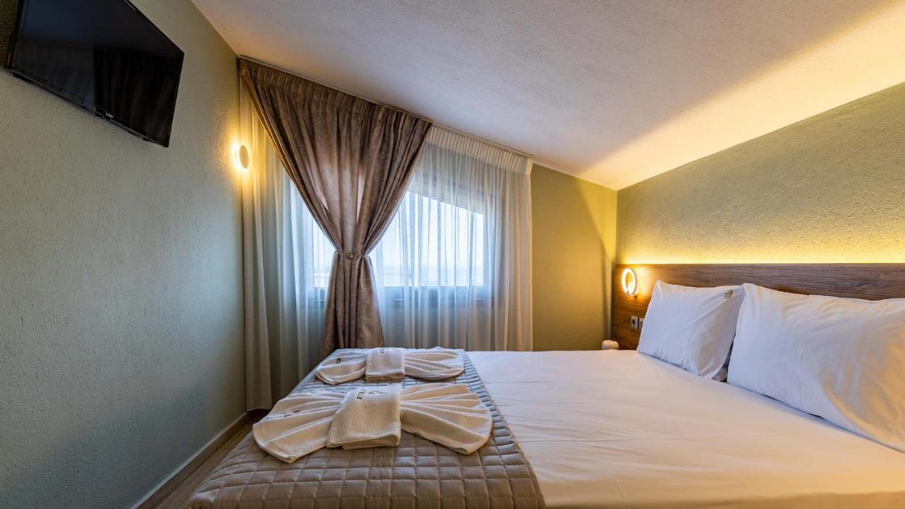 Estelle Family Luxury Apartments & Suites Gerakini Esterno foto