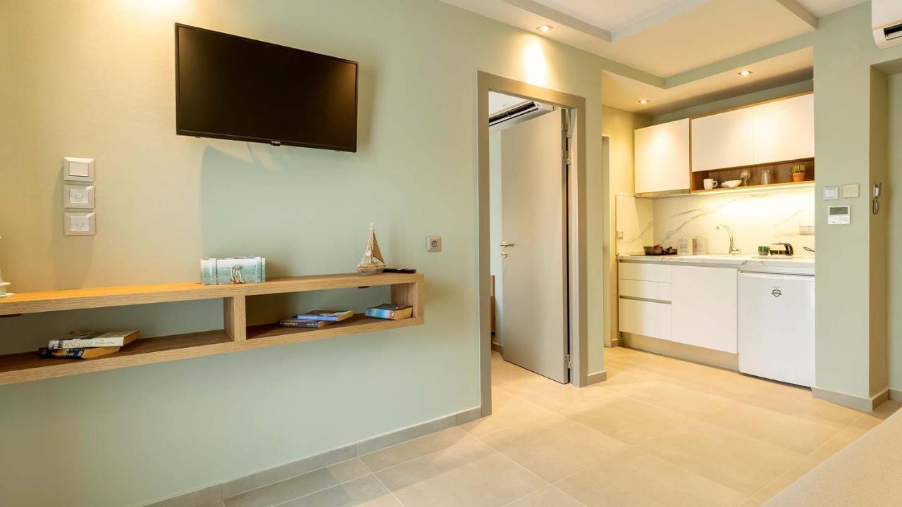 Estelle Family Luxury Apartments & Suites Gerakini Esterno foto